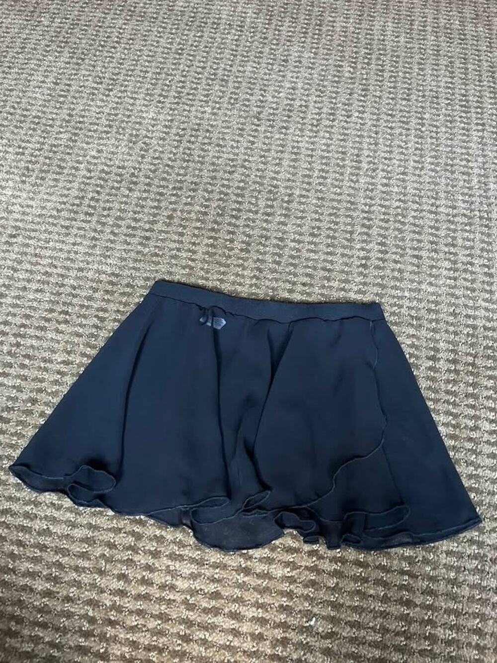 Girls Mini pull on ballet skirt by Eurotard. Size Large.